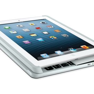 Dank dem Keyboard Folio von Logitech können iPad und iPad mini nun mit einer vollwertigen Tastatur ergänzt werden.