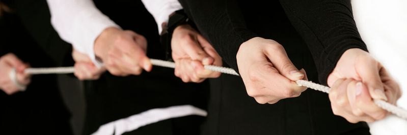 Die Methoden der Cyberkriminellen werden immer komplexer und raffinierter. Arbeiten Sicherheitsteams schon beim Security Testing frühzeitig zusammen, erreichen sie schneller und effizienter mehr Sicherheit. Die Methoden der Cyberkriminellen werden immer komplexer und raffinierter. Arbeiten Sicherheitsteams schon beim Security Testing frühzeitig zusammen, erreichen sie schneller und effizienter mehr Sicherheit.