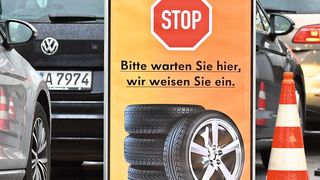 In Corona-Zeiten kommt der Kundenvereinzelung beim Reifenwechsel besondere Bedeutung zu. (Bild: Autohaus Keller)