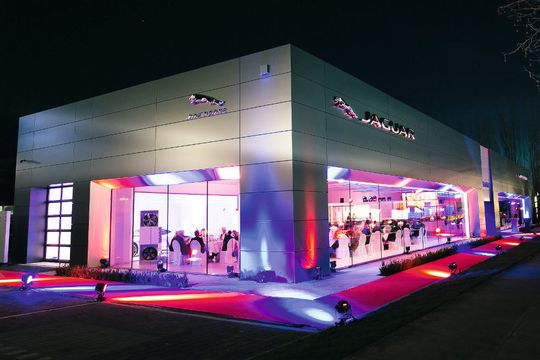 In Göttingen hat die Glinicke-Gruppe zuletzt in die Marken Jaguar und Land Rover investiert. (Bild:  Glinicke)