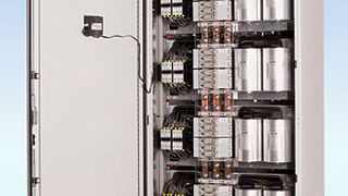 Bild 1: Blindleistungs-Kompensationsanlage Multicab-R: Um die Verfügbarkeit solcher Anlagen mit zahlreichen Komponenten zu gewährleisten, ist eine effiziente Klimatisierung unumgänglich. (Bild: KBR)