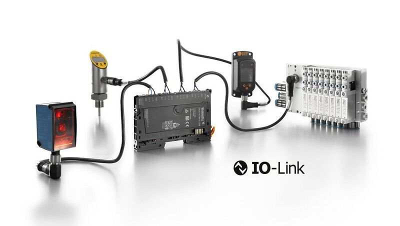 u-remote IP20 Modul: IO-Link Mastermodul in Schutzart IP20 sowie angeschlossener Sensorik und Aktorik. Das Mastermodul besitzt eine erhöhte Stromversorgung von 500 mA pro Kanal. (Weidmüller)