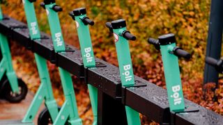 Die ersten Lade-Docks von Bolt stehen in Tallinn. 2022 will der Anbieter etwa 1.500 davon in ganz Europa installieren. (Bild: Bolt)