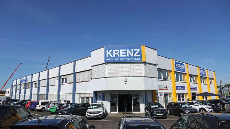 Mit bis zu 1.000 verkauften Autos pro Jahr ist das Autohaus Krenz in Paderborn eine absolute Ausnahme unter den freien Betrieben. (Bild:  Rosenow – VCG)