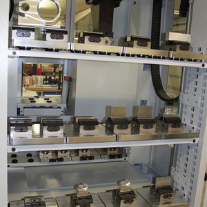 Individuelle Spannsysteme für die automatisierte Einzelteilbearbeitung, bestehend aus je einem Zentrischspanner C2 und einer Adapterplatte zur Aufnahme auf dem Maschinentisch, gehören zum modularen Spanntechnik-Produktportfolio der Gressel AG. Insgesamt sind es drei Produktgruppen für drei Backenbreiten, heißt es dazu.