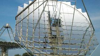 Two-axis solar concentrator dish equipped with solar grade mirror reflectors track the sun for hotwater generation for pasteurization purposes (Picture: Clique Solar)