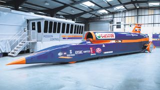 Der Bloodhound SSC (Super Sonic Car) ist ein Fahrzeug mit 135 000 PS, das Überschallgeschwindigkeit erreichen soll. Mit dabei: Sensoren von Micro-Epsilon. (Bild: Stefan Marjoram)