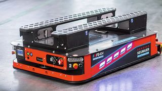 Das fahrerlose Transportsystem transportiert Lasten von 400 bis 3.000 Kilogramm. Dabei unterstützen Profilschienenführungen von Hiwin. (Bild: Sebastian Kopf)