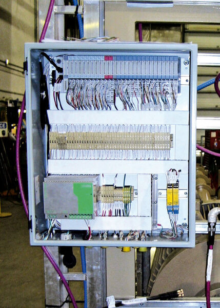 Turcks BL20 Remote-I/O-System liefert 150 Signale per Ethernet/IP an die Steuerung.  (Bild: Turck)
