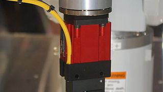 Schlauchlose Pneumatik — so beschreibt Afag seinen neuen Elektrogreifer EG-20, der ohne Druckluft auskommt. Bild: Kroh (Archiv: Vogel Business Media)