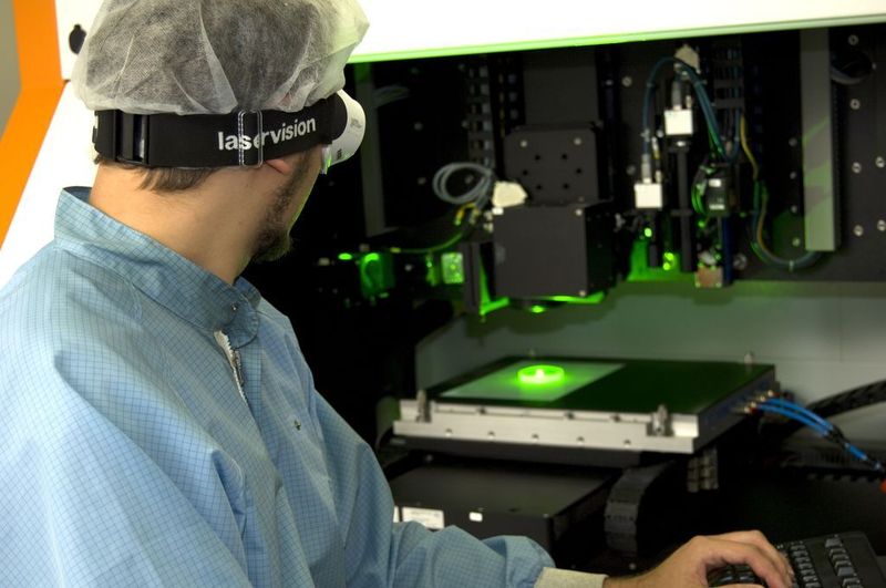 Laserbearbeitung transparenter Materialien.  (Bild: 3D-Micromag)