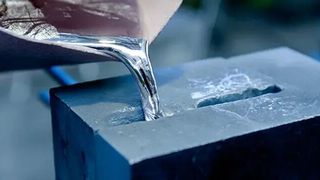 Guss gelungen! Jüngst wurde nämlich die Deutsche Aluminium-Allianz aus der Taufe gehoben. Was die Gründung zu bedeuten hat, verraten die Beteiligten hier ... (Bild: Aluniucum)