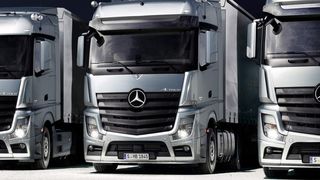 Für die einfache Erstellung von fotorealistischen Bildern von Produktvarianten kommen Visualisierungswerkzeuge zum Einsatz. (Bild: Daimler)