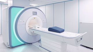 In der Medizin kann ein kritischer Systemausfall von elektronischen Geräten im Ernstfall das Leben von Patienten in Gefahr bringen. (Bild: Adobe Stock)