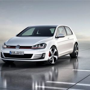 VW zeigt in Paris eine Studie des neuen Golf GTI.