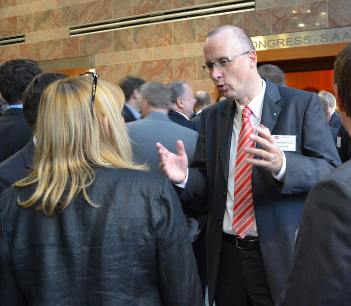 Dieter Westerkamp, Geschäftsführer der GMA im Gespräch mit Monika Reek. (Bild: PROCESS)