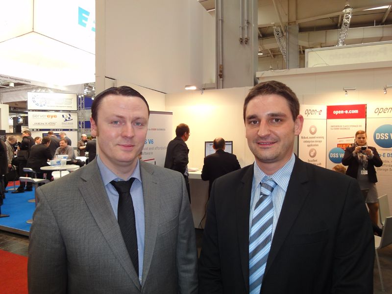 Auf einmal wurde es noch heißer in der Halle als die Devil-Jungs Jörg „Pitt“ und Timo „Clooney“ kamen. (Archiv: Vogel Business Media)