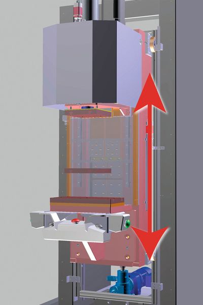 Die Arbeitsebene kann um 550 mm in der Höhe verstellt werden. (Bild: Conntronic)
