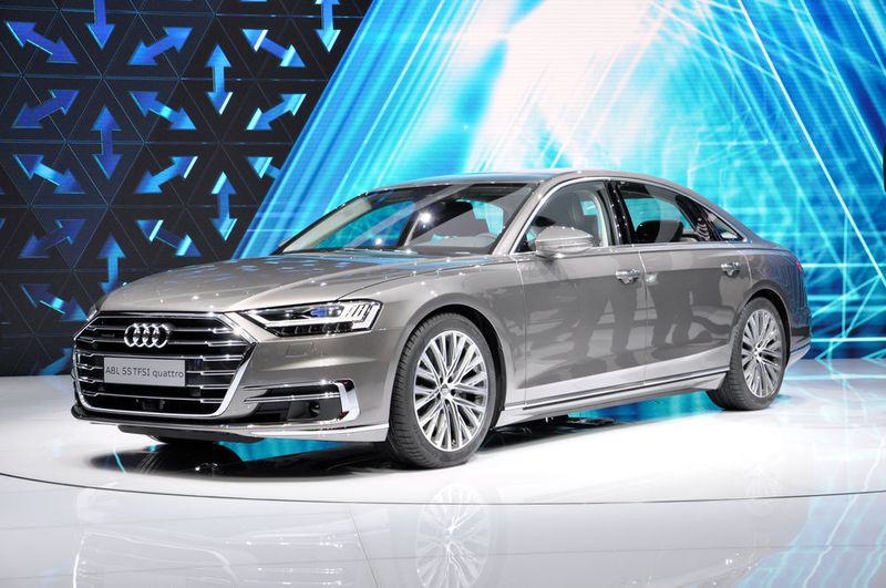 Audi legt den A8 neu auf. Das Flaggschiff der Ingolstädter bietet viele technische Neuerungen. (Schreiner / »kfz-betrieb«)