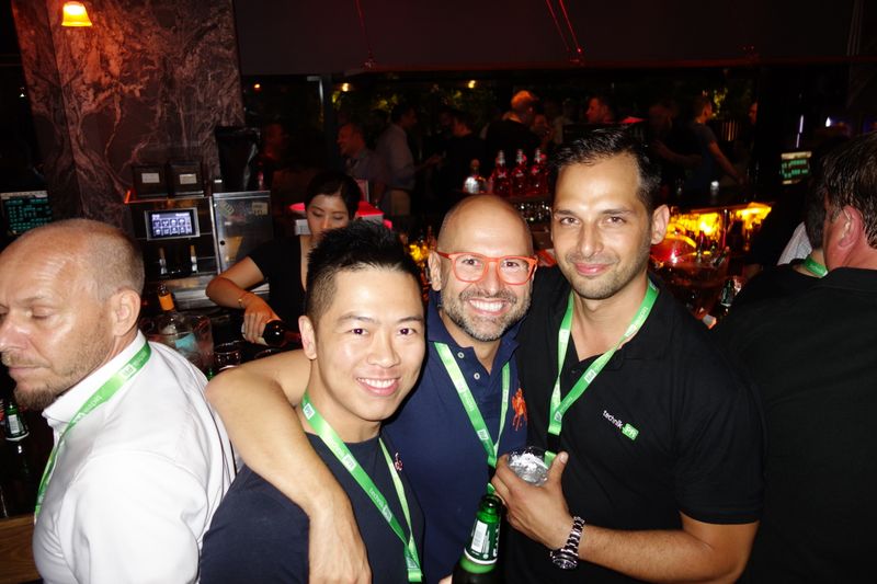 Ernest Siu und Maciej Wieczorek, ZOTAC, mit Aaron Licht, technikPR. (Vogel IT-Medien GmbH)