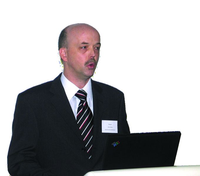 Hella-Manager Dirk Hoven:„Problematisch ist die Beschaffung für den europäischen Markt wegen der höheren Zykluszeiten und der geringeren Standzeiten von Werkzeugen aus China.“ (Archiv: Vogel Business Media)