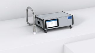 Die neue Kleinflächenlampe DELOLUX 30 zeichnet sich durch hohe Intensitäten aus und ermöglicht eine schnelle Lichthärtung. (Bild: Delo)