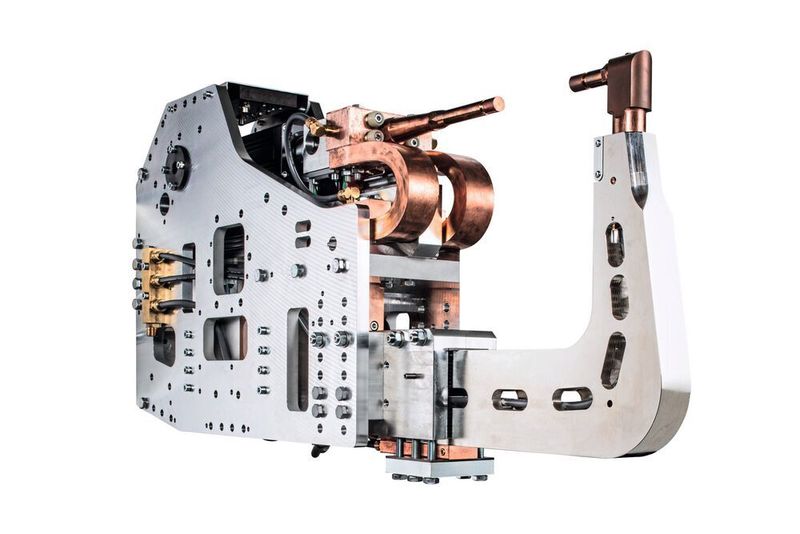 Mit den modular aufgebauten Delta-Con-Schweißzangen können Punktschweißprozesse für Aluminiumbleche wirtschaftlich, flexibel und einfach realisiert werden. (Fronius)