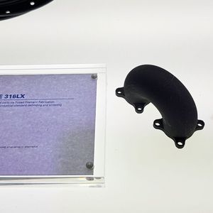 Wie auf der Formnext 2018 gezeigt, entstehen mit der Flash Fuse-Technologie von Essentium  aus dem Filament Ultrafuse 316LX  100-%-ige Metallteile.