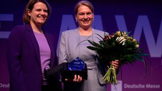Die Gewinnerin wurde am 25. April im Rahmen der Eröffnung des Femworx Karrierekongresses geehrt. (Bild: Deutsche Messe)