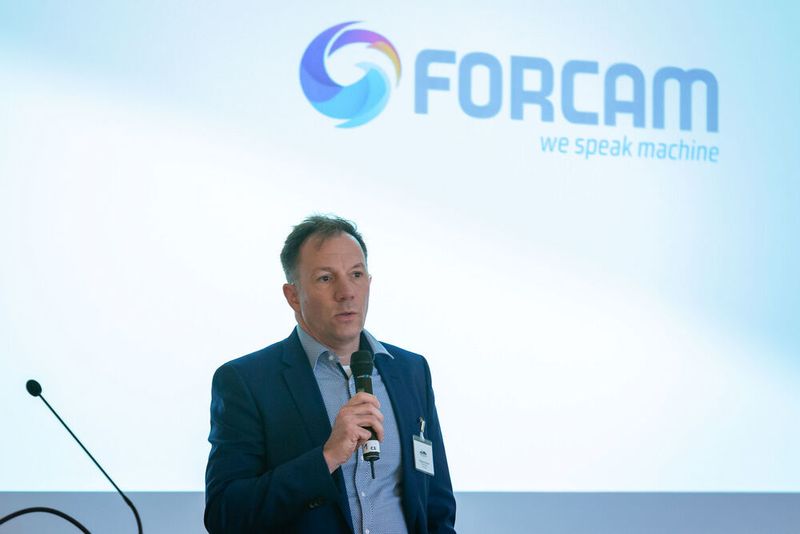 Stephan Fluhrer von Forcam stellte die erste schlüsselfertige und frei erweiterbare Cloud-Plattform für das industrielle Internet der Dinge vor. (Stefan Bausewein)