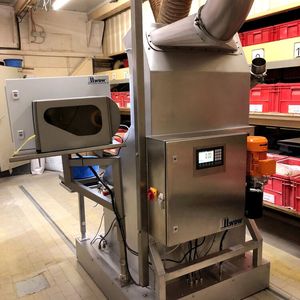 Die Rollen des elektrischen Antriebssystems Ergomove 1000 von Blickle ließen sich nahtlos in die Gesamtsteuerung des Vitaminwagens WDW Dosing Jet integrieren.(Bild:  Blickle)