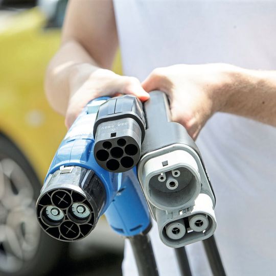 In Sachen Elektromobilität gibt es noch einige Fragezeichen, das Interesse wächst dennoch.(Bild:  Innogy)