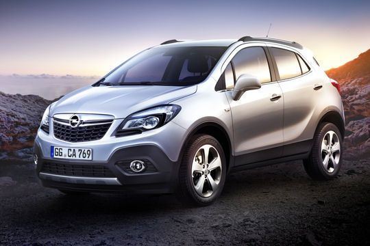 Klein, heiß und auch mal schwarz: Mit dem Opel Mokka besetzt Ende 2012 erstmals auch das Modell einer deutschen Marke die neue Nische der Mini-SUV. (Opel)