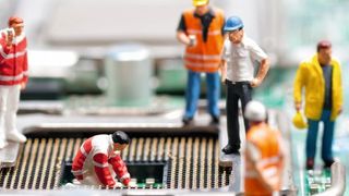 Aufbereiten statt wegwerfen: Das Refurbishing gebrauchter Rechner liegt voll im Trend, da es Energie spart und Ressourcen schont. (© kirill_makarov - stock.adobe.com)