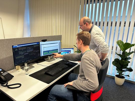 Bei Tachofresh aus Wildau bei Berlin werden seit 25 Jahren in enger Kooperation mit der TH Wildau Softwarelösungen für die Transport- und Logistikbranche entwickelt.(Bild:  Tachofresh)