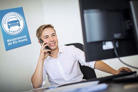 Im vergangenen Jahr starteten mehr junge Menschen eine Ausbildung zum Automobilkaufmann. Im vergangenen Jahr starteten mehr junge Menschen eine Ausbildung zum Automobilkaufmann.