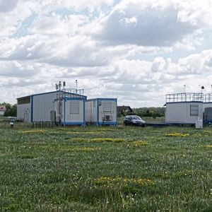 Die Langzeitmessungen zur Luftqualität von TROPOS laufen in Melpitz bei Torgau bereits seit rund 30 Jahren. Die Station ist inzwischen Teil des EU-Forschungsnetzwerks ACTRIS und des Europäischen Luftkontrollnetzwerkes EMEP.(Bild:  Gerald Spindler, TROPOS)