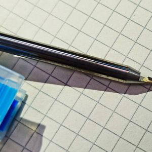 Fräswerkzeug mit Diamantspitze für die Bearbeitung von Nichteisenmetallen auf der Röders-Fräsmaschine.(Bild:  Klaus Vollrath)