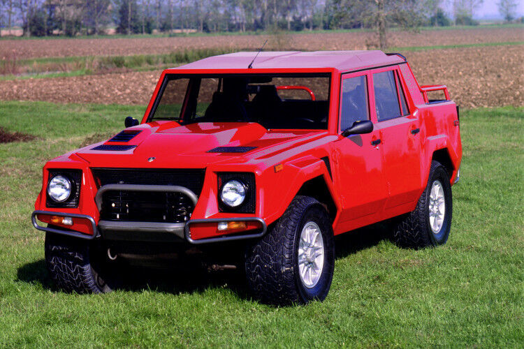 In den 1980er- und 1990er-Jahren hatte der italienische Sportwagenhersteller mit dem LM 002 bereits schon einmal einen Geländewagen im Angebot. (Foto: Lamborghini)