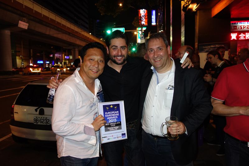 Das Fractal-Design-Team war mega happy über den Award. (Bild: IT-BUSINESS)