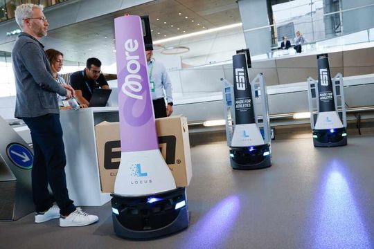 Durch die Integration des Warehouse-Management-Systems LEA Reply mit autonomen Robotern von Locus Robotics werden Aufträge automatisch orchestriert, in Lageraufgaben übersetzt und direkt auf der Lagerfläche ausgeführt.(Bild:  © Sandra Eckhardt & Sonja Herpich)