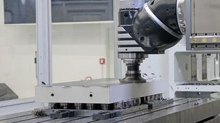 Das Geheimnis des Dynamics Active Stabilizer verbirgt sich in den Aktoren des Systems, die in Echtzeit Gegenschwingungen erzeugen, mit denen die Vibrationen ausgelöscht werden. (Bild: Kroh)