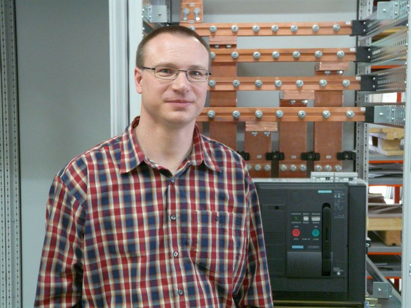 Christoph Lange: „Jetzt können die Mitarbeiter beim Ablängen, Biegen und Bohren einfach nach der Zeichnung arbeiten. Das spart Zeit und das Ergebnis sieht auch besser aus.“ (Eplan)