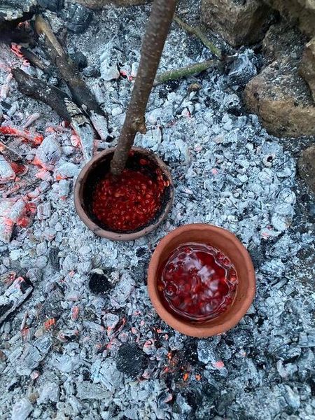 Experimental cooking with modern replica pottery vessels to recreate prehistoric recipes. (Source: Lara González Carretero)