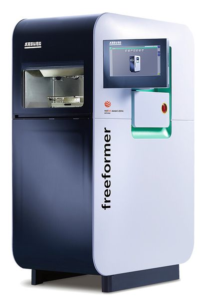 Der Freeformer generiert in additiver Fertigung aus 3D-CAD-Daten voll funktionsfähige Kunststoffteile – und das ganz ohne Werkzeug sowie aus Standardgranulaten. (Bild: Arburg)