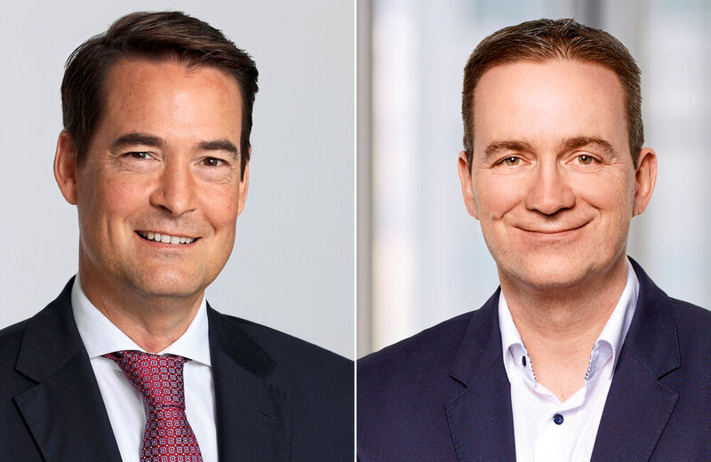 Stephan von Schuckmann (l.), Vorstand Elektrifizierte Antriebstechnologien der ZF Friedrichshafen, und Martin Kaufmann, Bereichsleiter Entwicklung Antrieb bei BMW.