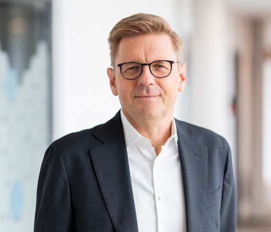 Für den Sensorexperten Sick aus Waldkirch war 2024 nicht wirklich einfach. Der Vorstandsvorsitzende Mats Gökstorp kommentiert: „Dennoch haben wir solide gewirtschaftet! Wir stehen gut da!“. Die genauen Zahlen können Sie im nebenstehenden Beitrag erfahren ...(Bild:  Sick)