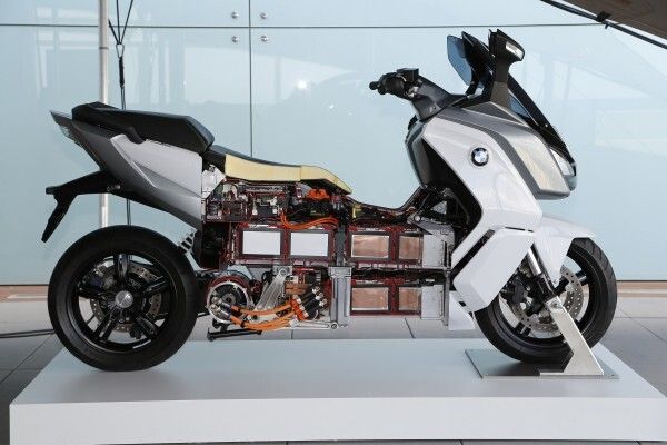 Fahrwerkstechnisch besitzt der C evolution keinen Rahmen im herkömmlichen Sinne mehr.  (BMW)