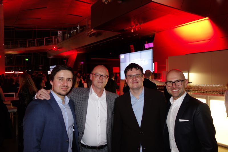 (v. l.) Sancho Zeller und Thomas Wenzel, TP-Link, mit Marco Jung, Corsair, und Maciej Wieczorek, ZOTAC. (Bild: IT-BUSINESS)