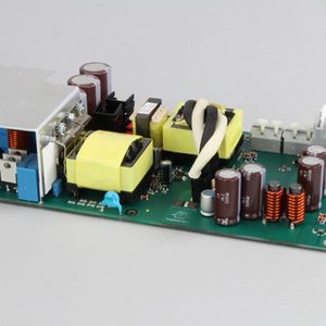 Bild 3: Kühlwinkellösung mit schraubbaren Klammern(Bild:  inpotron)